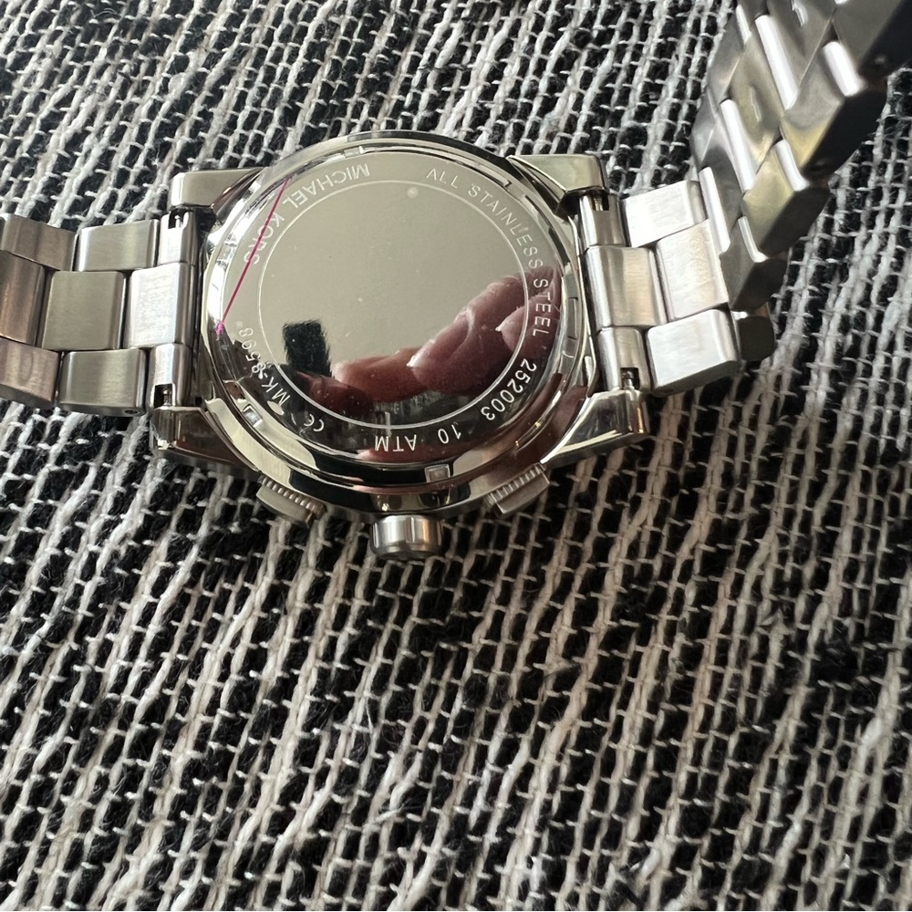 Michael Kors watch - never been worn! NWT! - Picture 5 of 6